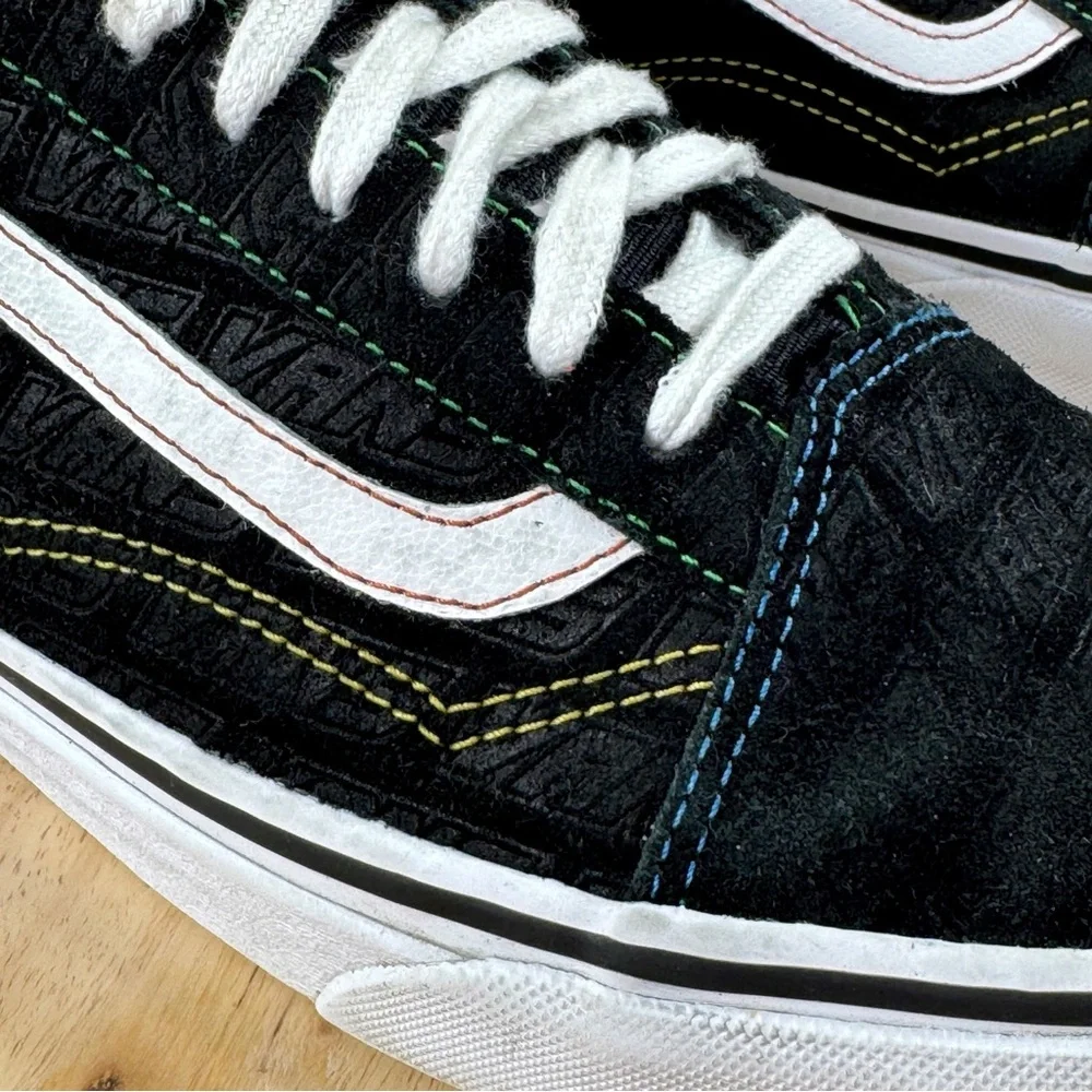 Vans Old Skool Embossed Suede Rainbow Thread Low Top‎ Sneakers Black 9 Men